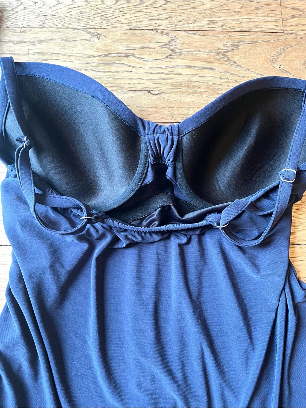 Miracle Suit Women's Mariana Tankini Swim Top Size 8 Navy Blue Underwire - Picture 5 of 7